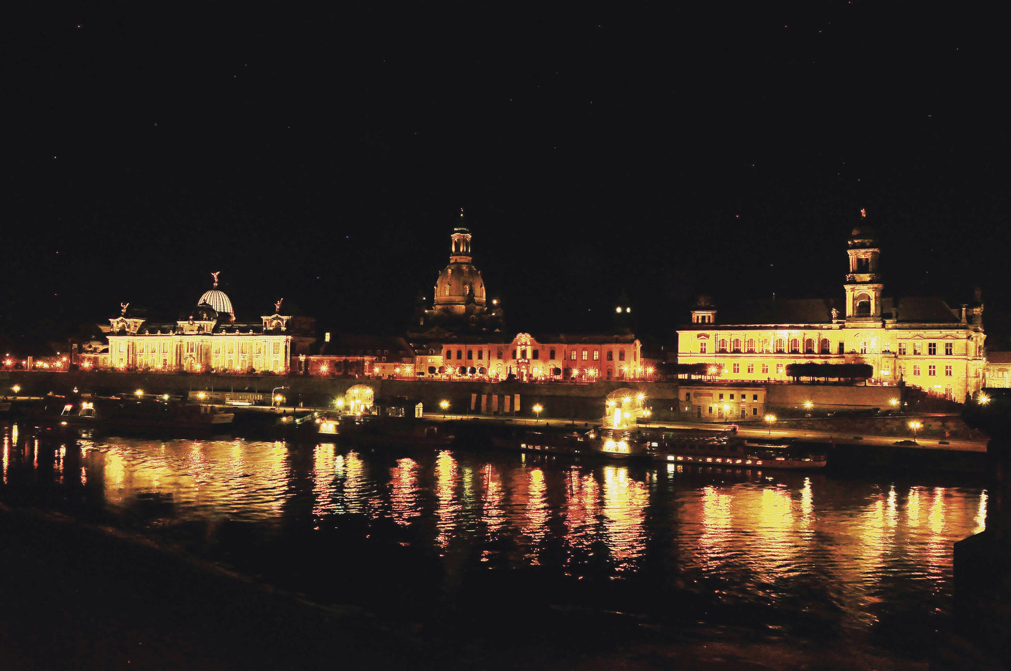 Vista da ponte Augustusbrüke, Dresden, Alemanha Vista da ponte Augustusbrüke, Dresden, Alemanha