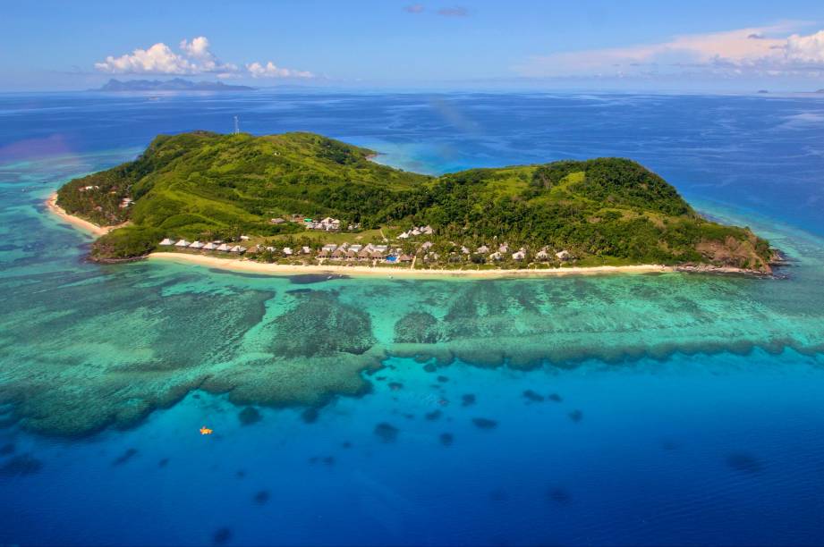 Apesar de ter 300 ilhas, o arquipélago de <a href="https://beta-develop.viagemeturismo.abril.com.br/paises/fiji/">Fiji</a>, no meio do Oceano Índico, é pequeno. Suas ilhas minúsculas são resultado da intensa atividade vulcânica da região. Entre as belezas paradisíacas, está a ilha de Tokoriki (foto), onde localiza-se um resort cujo público-alvo são casais em lua-de-mel. Ali, crianças não são aceitas