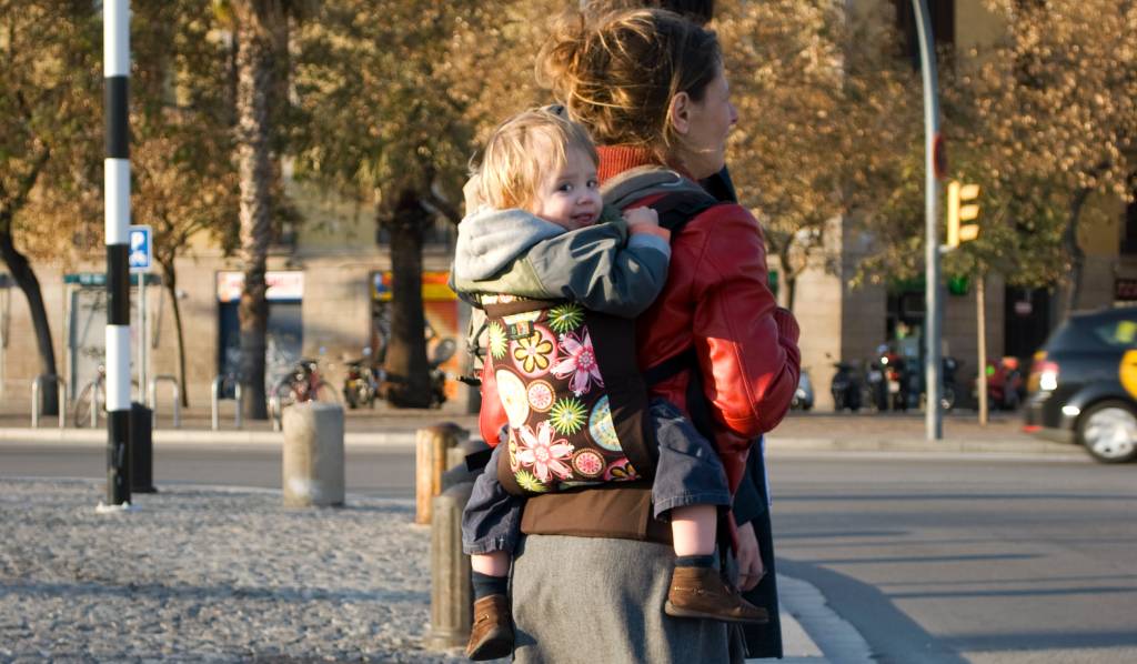 mochila-com-bebê mochila-com-bebê