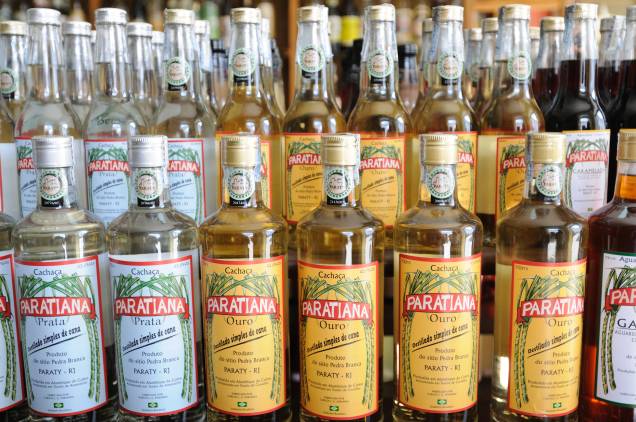 Paraty tem uma história com a cachaça de longa data. Na época colonial e no império a cidade foi a grande produtora de cachaça. Hoje, faz a alegria dos turistas com seus <a href="https://beta-develop.viagemeturismo.abril.com.br/atracao/alambiques/" target="_blank">alambiques</a>, que são desde os mais tradicionais até os mais artesanais. Na foto: A Paratiana Paraty tem uma história com a cachaça de longa data. Na época colonial e no império a cidade foi a grande produtora de cachaça. Hoje, faz a alegria dos turistas com seus <a href="https://beta-develop.viagemeturismo.abril.com.br/atracao/alambiques/" target="_blank">alambiques</a>, que são desde os mais tradicionais até os mais artesanais. Na foto: A Paratiana