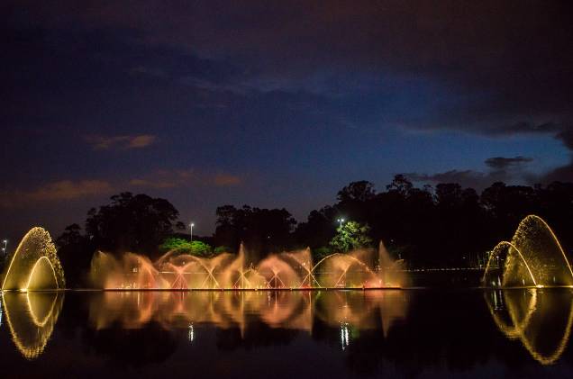 O final do espetáculo terá um tema surpresa, mas vai mostrar cenas dos ícones do parque, como a Oca e o Auditório Ibirapuera O final do espetáculo terá um tema surpresa, mas vai mostrar cenas dos ícones do parque, como a Oca e o Auditório Ibirapuera