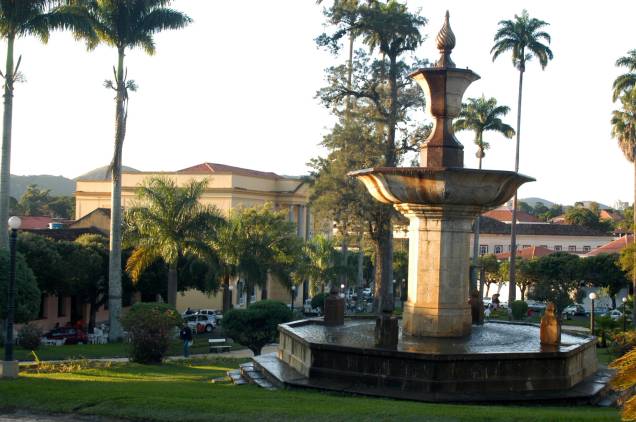Chafariz da Praça do Barão de Campo Belo em Vassouras (RJ) Chafariz da Praça do Barão de Campo Belo em Vassouras (RJ)
