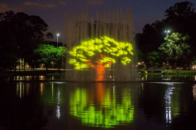 Cenas produzidas especialmente para comemorar os 60 anos do Ibirapuera serão projetadas na fonte do parque Cenas produzidas especialmente para comemorar os 60 anos do Ibirapuera serão projetadas na fonte do parque