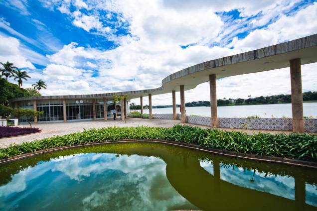 Projetada por Niemeyer, a Casa do Baile faz parte do <a href="https://viajeaqui.abril.com.br/estabelecimentos/br-mg-belo-horizonte-atracao-complexo-arquitetonico-da-pampulha" rel="Complexo Arquitetônico da Pampulha">Complexo Arquitetônico da Pampulha</a>, em Belo Horizonte (MG) Projetada por Niemeyer, a Casa do Baile faz parte do <a href="https://viajeaqui.abril.com.br/estabelecimentos/br-mg-belo-horizonte-atracao-complexo-arquitetonico-da-pampulha" rel="Complexo Arquitetônico da Pampulha">Complexo Arquitetônico da Pampulha</a>, em Belo Horizonte (MG)
