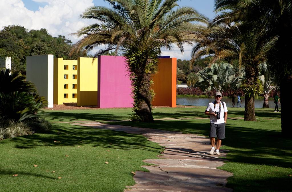 Obra Magic Square #5 - De Luxe, de H&eacute;lio Oiticica, no Instituto Inhotim, em Brumadinho, Minas Gerais