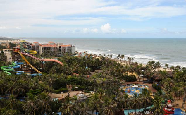 Vista aérea do Beach Park com destaque para o toboágua "Ramubrinká", na Praia de Porto das Dunas, em Aquiraz Vista aérea do Beach Park com destaque para o toboágua "Ramubrinká", na Praia de Porto das Dunas, em Aquiraz