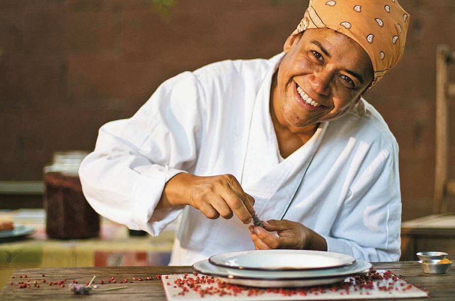 <strong>7. Tanea Romão - <a href="https://viajeaqui.abril.com.br/estabelecimentos/br-mg-tiradentes-restaurante-kitanda-brasil" rel="Kitanda Brasil" target="_blank">Kitanda Brasil</a> (Tiradentes, MG)</strong> A mineira Tanea Romão é chef e proprietária do restaurante Kitanda Brasil, em Tiradentes <strong>7. Tanea Romão - <a href="https://viajeaqui.abril.com.br/estabelecimentos/br-mg-tiradentes-restaurante-kitanda-brasil" rel="Kitanda Brasil" target="_blank">Kitanda Brasil</a> (Tiradentes, MG)</strong> A mineira Tanea Romão é chef e proprietária do restaurante Kitanda Brasil, em Tiradentes