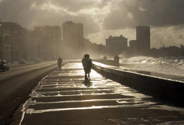 A Avenida Malecón, em Havana, Cuba A Avenida Malecón, em Havana, Cuba