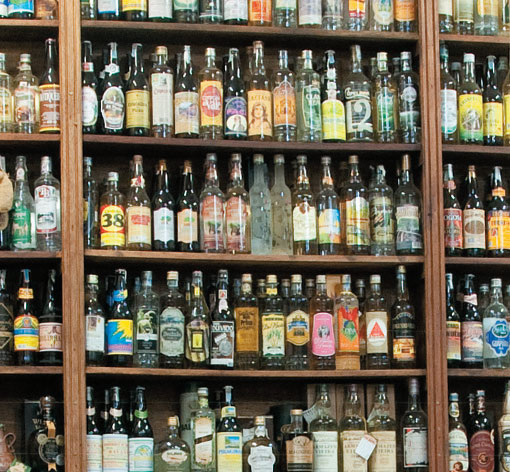 Paraty foi a grande região produtora de cachaça nos tempos do Brasil Colônia Paraty foi a grande região produtora de cachaça nos tempos do Brasil Colônia