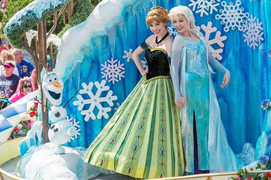 Olaf, o boneco de neve do sucesso “Frozen" é o anfitrião da temporada mais quente do ano nos EUA Olaf, o boneco de neve do sucesso “Frozen" é o anfitrião da temporada mais quente do ano nos EUA