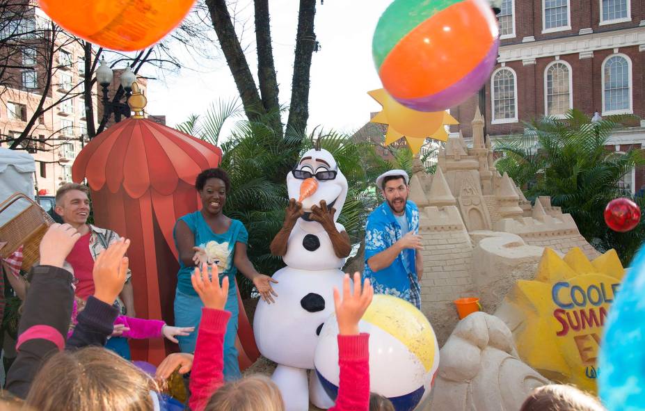 Uma das frases clássicas do personagem de Frozen é "gosto de abraços quentinhos" - tudo a ver com o verão Uma das frases clássicas do personagem de Frozen é "gosto de abraços quentinhos" - tudo a ver com o verão