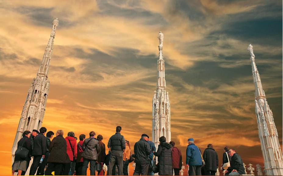 Torres no topo do Duomo Torres no topo do Duomo