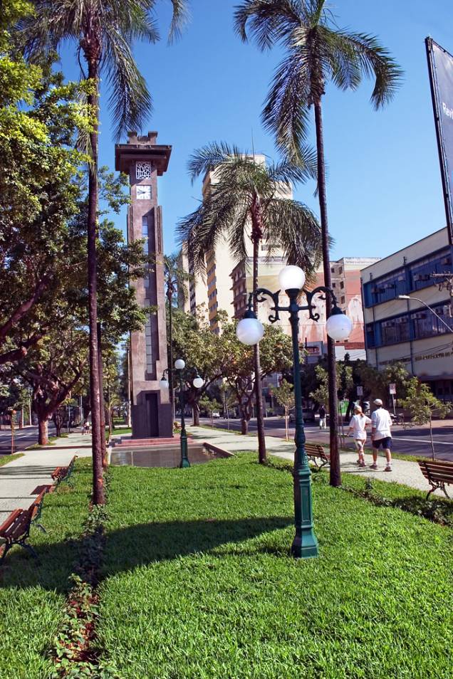 Agradável cidade planejada, com avenidas largas e arborizadas, Goiânia é voltada para o turismo de negócios Agradável cidade planejada, com avenidas largas e arborizadas, Goiânia é voltada para o turismo de negócios