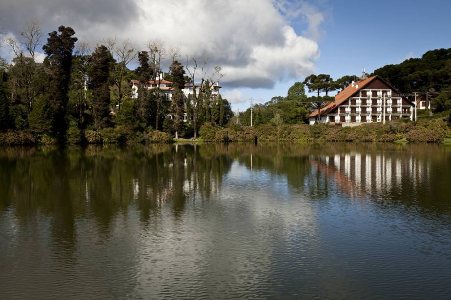 Lago Negro, Gramado, Rio Grande do Sul, com árvores importadas da Floresta Negra da Alemanha