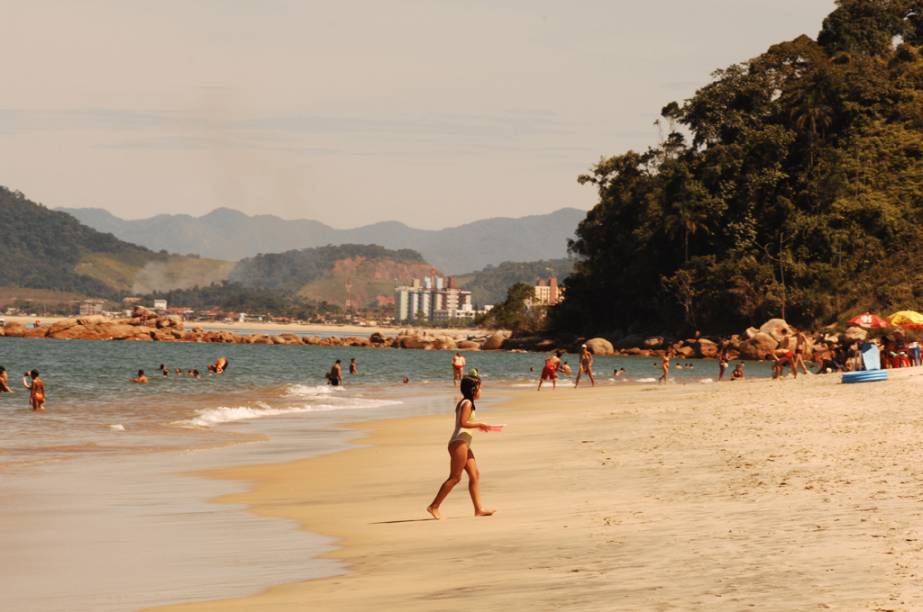 A Praia da Mococa, na região próxima às ilhas de Cocanha e do Tamanduá, é muito procurada para esportes náuticos, pesca e mergulho