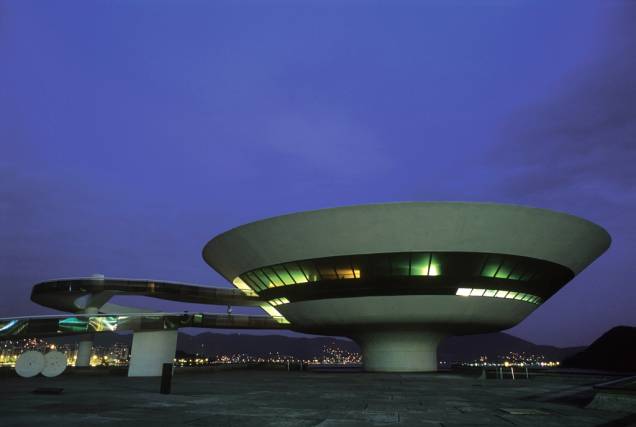 A ideia do formato do <a href="https://viajeaqui.abril.com.br/estabelecimentos/br-rj-niteroi-atracao-museu-de-arte-contemporanea" rel="Museu de Arte Contemporânea">Museu de Arte Contemporânea</a> (MAC) surgiu a partir da necessidade de construir um museu em uma área estreita, no alto do Mirante Boa vista, em Niterói (RJ) A ideia do formato do <a href="https://viajeaqui.abril.com.br/estabelecimentos/br-rj-niteroi-atracao-museu-de-arte-contemporanea" rel="Museu de Arte Contemporânea">Museu de Arte Contemporânea</a> (MAC) surgiu a partir da necessidade de construir um museu em uma área estreita, no alto do Mirante Boa vista, em Niterói (RJ)