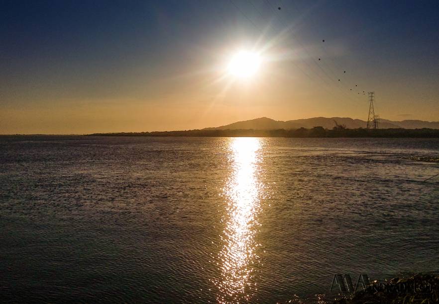 A estrada é de terra, mas é boa e não são permitidos carros, o que torna tudo mais seguro. O caminho desce pela úmida e exuberante Serra do Mar até a vila <a href="https://viajeaqui.abril.com.br/estabelecimentos/br-sp-sao-sebastiao-atracao-praia-da-barra-do-una" target="_blank">Barra do Una</a>, à beira da praia. Dá pra fazer o passeio em uma manhã e almoçar em Barra do Una. Para voltar... Você pode pedalar morro acima ou pegar um ônibus A estrada é de terra, mas é boa e não são permitidos carros, o que torna tudo mais seguro. O caminho desce pela úmida e exuberante Serra do Mar até a vila <a href="https://viajeaqui.abril.com.br/estabelecimentos/br-sp-sao-sebastiao-atracao-praia-da-barra-do-una" target="_blank">Barra do Una</a>, à beira da praia. Dá pra fazer o passeio em uma manhã e almoçar em Barra do Una. Para voltar... Você pode pedalar morro acima ou pegar um ônibus