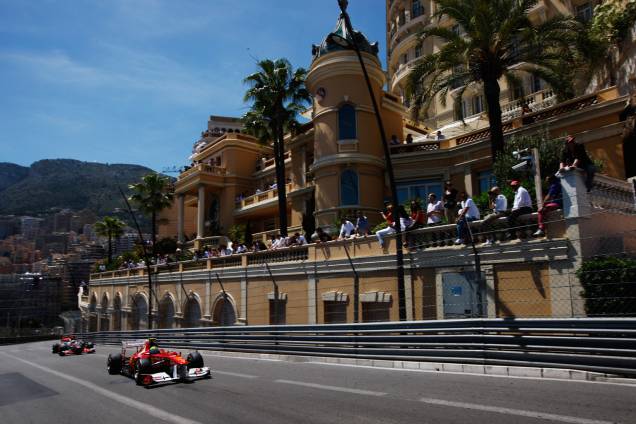 Em sua sétima temporada pela tradicional Scuderia Ferrari, o brasileiro Felipe Massa sobe as ruas do charmoso circuito de rua em Mônaco, seguido pelo piloto inglês, Lewis Hamilton, da McLaren Em sua sétima temporada pela tradicional Scuderia Ferrari, o brasileiro Felipe Massa sobe as ruas do charmoso circuito de rua em Mônaco, seguido pelo piloto inglês, Lewis Hamilton, da McLaren
