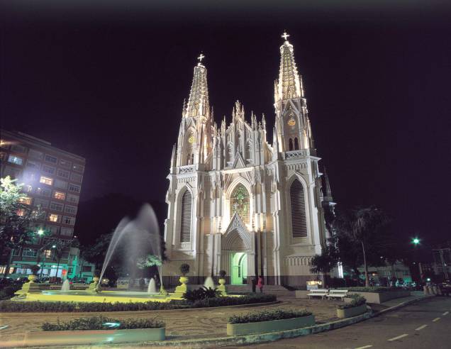 Localizada na Cidade Alta, a Catedral Metropolitana de Vitória tem estilo neogótico e vitrais com passagens bíblicas Localizada na Cidade Alta, a Catedral Metropolitana de Vitória tem estilo neogótico e vitrais com passagens bíblicas