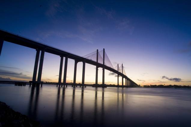 A Ponte Newton Navarro sobre o Rio Potengi, conhecida também como Ponte Forte-Redinha ou Ponte Nova A Ponte Newton Navarro sobre o Rio Potengi, conhecida também como Ponte Forte-Redinha ou Ponte Nova
