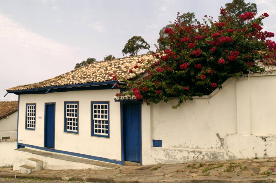 A Casa Juscelino Kubitschek, residência do ex-presidente dos 5 aos 18 anos em Diamantina, Minas Gerais, exibe fotos da família Kubitschek e instrumentos do médico JK