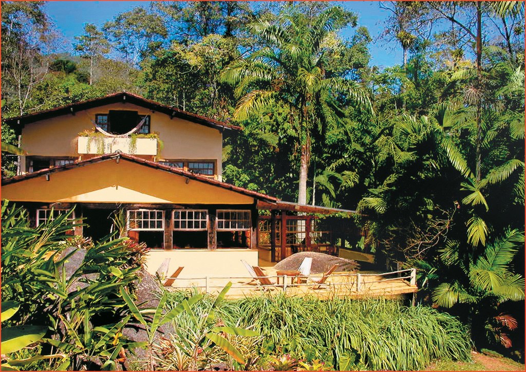 A Pousada e Restaurante Le Gite DIndaiatiba fica em uma &aacute;rea verde com cachoeira nos arredores