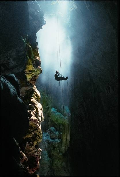 O <a href="https://abismoanhumas.com.br/" target="_blank" rel="noopener"><strong>Abismo Anhumas</strong></a> é a atração mais impressionante de Bonito. Após descer 72 metros de altura de rapel, o visitante se depara com um espelho d'água cristalino O <a href="https://abismoanhumas.com.br/" target="_blank" rel="noopener"><strong>Abismo Anhumas</strong></a> é a atração mais impressionante de Bonito. Após descer 72 metros de altura de rapel, o visitante se depara com um espelho d'água cristalino