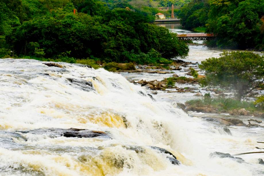 As margens do Rio Piracicaba, com bares e restaurantes, são o lugar do agito na cidade