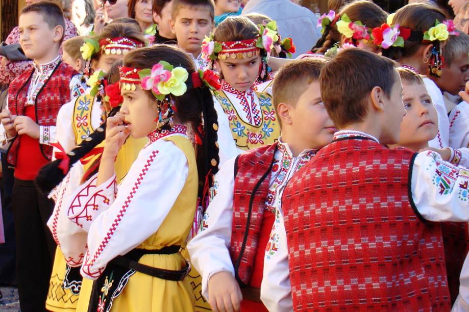 Crian&ccedil;as durante a festa de S&atilde;o Venceslau, patrono da cerveja, em C&eacute;sky Krunlov, <a href="https://viajeaqui.abril.com.br/paises/republica-tcheca" rel="Rep&uacute;blica Tcheca" target="_blank">Rep&uacute;blica Tcheca</a>