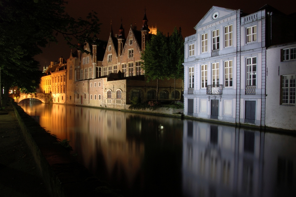 Tal como seus vizinhos holandeses, os belgas de Bruges planejaram sua cidade sobre inúmeros canais