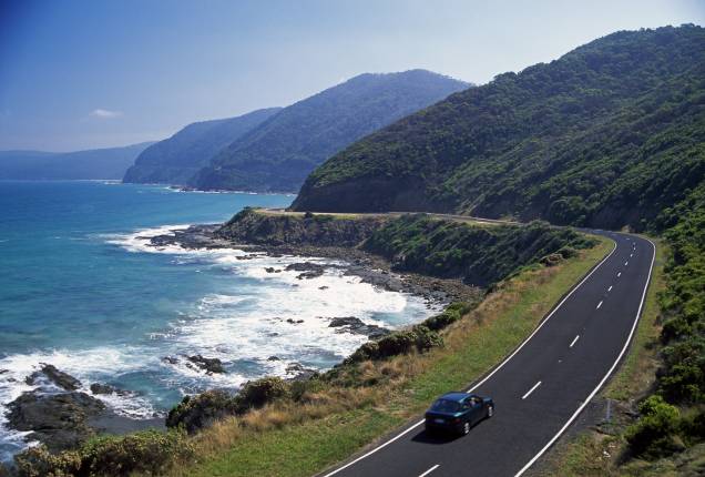 Para quem vai de Torquay a Warrnambool, em Victoria, a Great Ocean Road acrescenta mais de 60 quilômetros ao percurso mais direto, mas, com estas vistas pelo caminho, não há quem reclame Para quem vai de Torquay a Warrnambool, em Victoria, a Great Ocean Road acrescenta mais de 60 quilômetros ao percurso mais direto, mas, com estas vistas pelo caminho, não há quem reclame