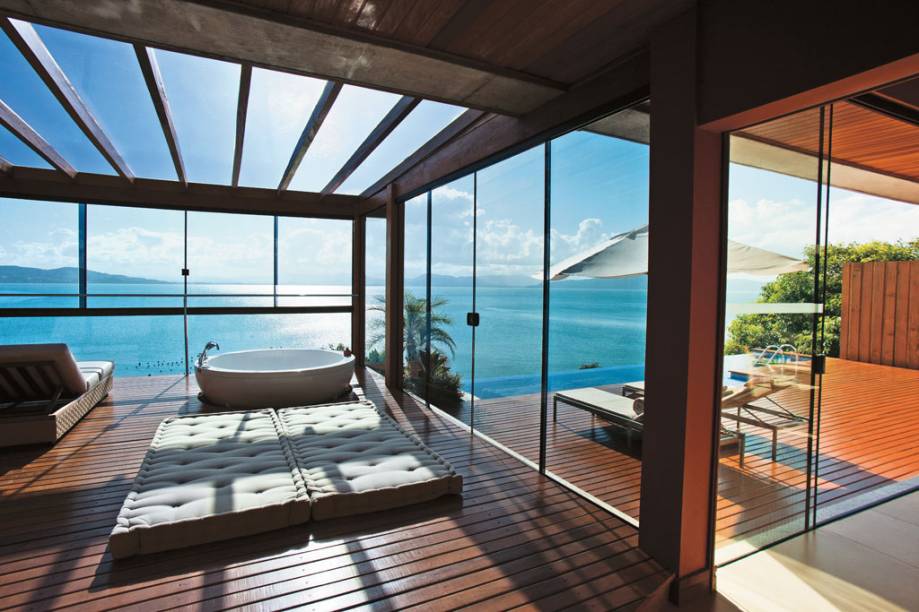 <strong>Resort do Ano: <a href="https://viajeaqui.abril.com.br/estabelecimentos/br-sc-governador-celso-ramos-hospedagem-ponta-dos-ganchos-resort" rel="Ponta dos Ganchos" target="_blank">Ponta dos Ganchos</a>, em <a href="https://viajeaqui.abril.com.br/cidades/br-sc-governador-celso-ramos" rel="Governador Celso Ramos (SC)" target="_blank">Governador Celso Ramos (SC)</a></strong> <strong>Resort do Ano: <a href="https://viajeaqui.abril.com.br/estabelecimentos/br-sc-governador-celso-ramos-hospedagem-ponta-dos-ganchos-resort" rel="Ponta dos Ganchos" target="_blank">Ponta dos Ganchos</a>, em <a href="https://viajeaqui.abril.com.br/cidades/br-sc-governador-celso-ramos" rel="Governador Celso Ramos (SC)" target="_blank">Governador Celso Ramos (SC)</a></strong>