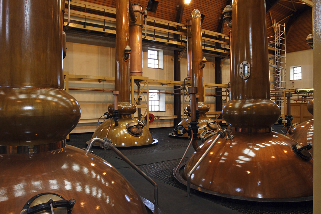 Interior da destilaria de uísque Glenmorangie, nas <a href="https://viajeaqui.abril.com.br/cidades/reino-unido-highlands" rel="Highlands" target="_blank">Highlands</a> - um passeio obrigatório para quem visita a <a href="https://viajeaqui.abril.com.br/paises/escocia" rel="Escócia" target="_blank">Escócia</a>