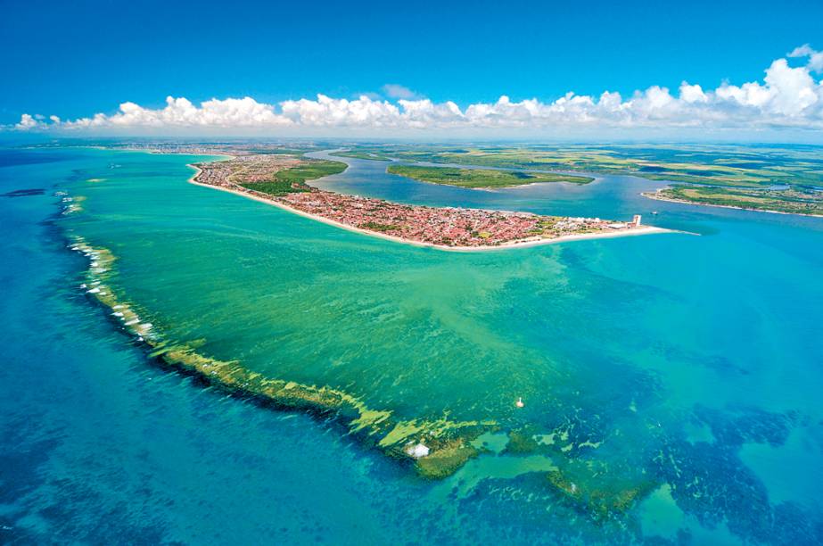 João Pessoa, panorâmica bem-apessoada da capital da Paraíba, espraiada entre rio e mar João Pessoa, panorâmica bem-apessoada da capital da Paraíba, espraiada entre rio e mar