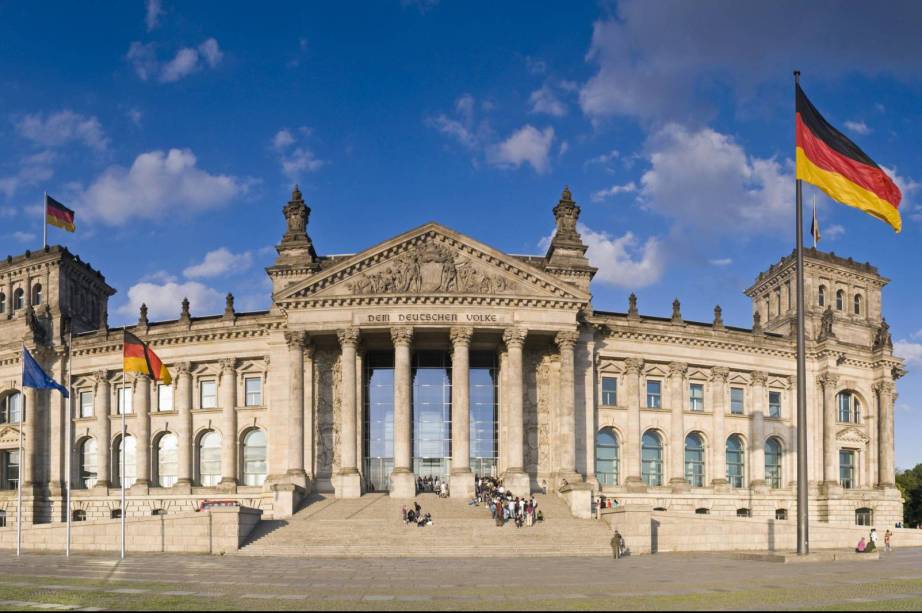 A Alemanha fecha a lista dos 10 países mais procurados pelos intercambistas brasileiros. Na terra de Angela Merkel, a capital <a href="https://viajeaqui.abril.com.br/cidades/alemanha-berlim" rel="Berlim" target="_blank">Berlim</a> caiu no gosto dos brazucas, tomando posição outrora ocupada por <a href="https://viajeaqui.abril.com.br/cidades/alemanha-munique" rel="Munique" target="_blank">Munique</a>, atual segunda colocada.