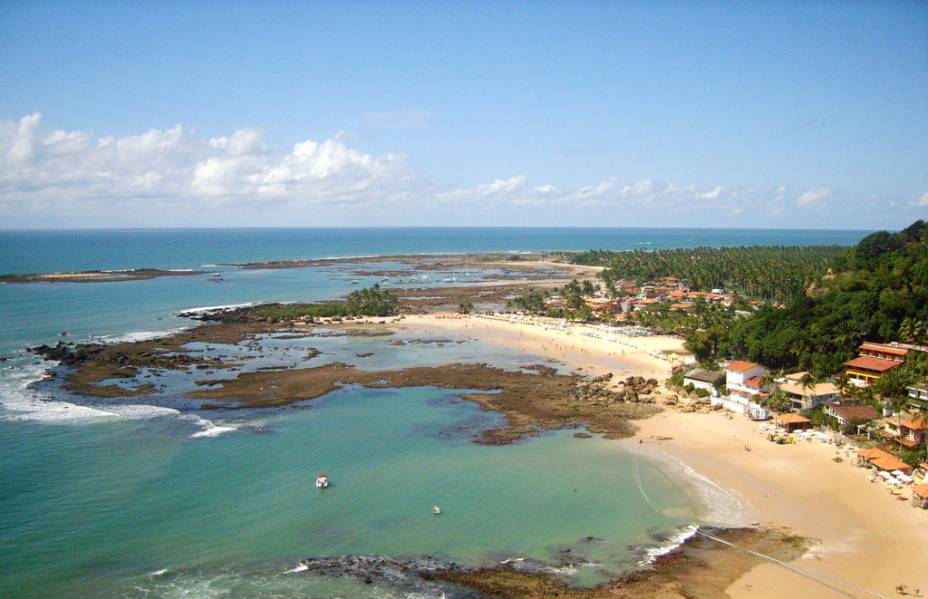 Vista aérea da vila de Morro de São Paulo, ao norte da Ilha de Tinharé