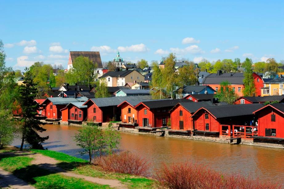 Porvoo, próxima a Helsinque, é um gostoso passeio para conhecer um pouco do singular patrimônio cultural da Finlândia