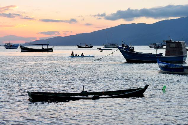 Fim de tarde no Canto Grande, praia que fica na continuação de Morrinhos e Mariscal Fim de tarde no Canto Grande, praia que fica na continuação de Morrinhos e Mariscal