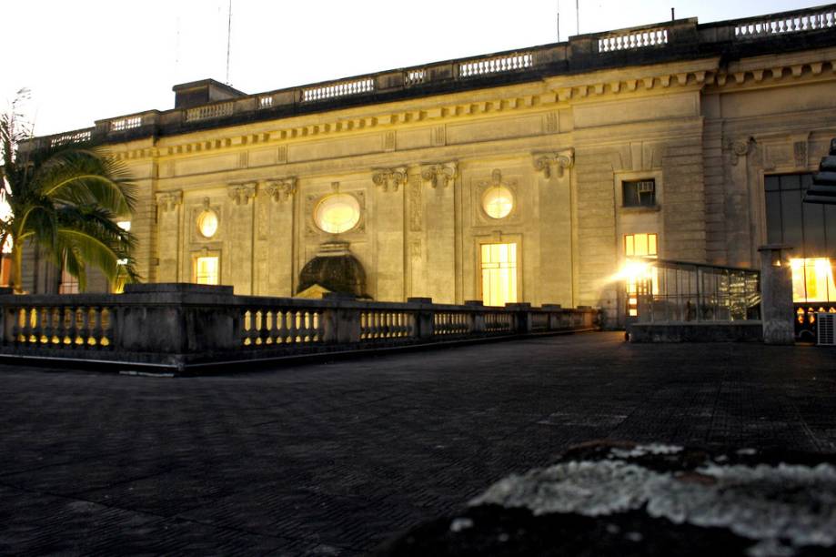 O melhor do Palácio Piratini, sede do Governo Estadual que fica em Porto Alegre, no Rio Grande do Sul, está nos salões do piso superior, que podem ser visitados com guia O melhor do Palácio Piratini, sede do Governo Estadual que fica em Porto Alegre, no Rio Grande do Sul, está nos salões do piso superior, que podem ser visitados com guia