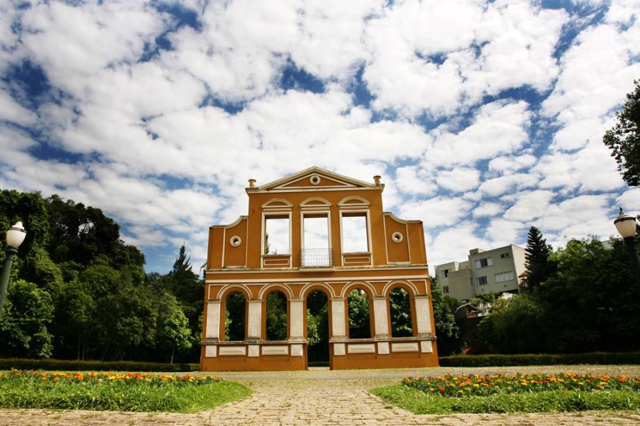 O Bosque Alemão tem sala para concertos, mirante, trilha e biblioteca infantil