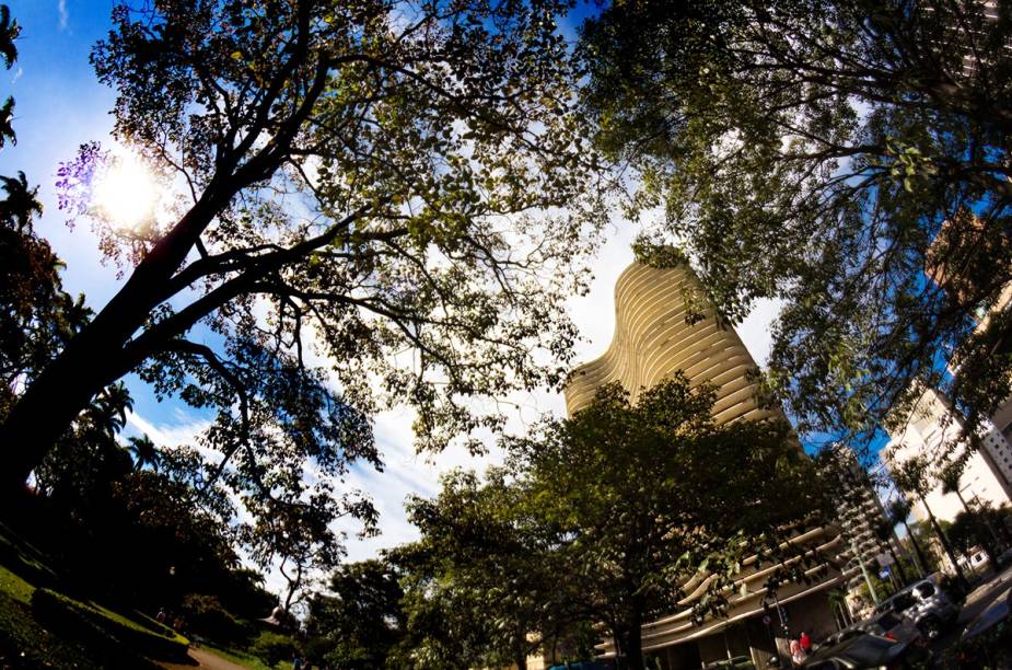 <strong>3. <a href="https://viajeaqui.abril.com.br/cidades/br-mg-belo-horizonte" rel="Belo Horizonte " target="_blank">Belo Horizonte </a></strong>Não há quem resista aos encantos de BH. Conhecer a <a href="https://viajeaqui.abril.com.br/estabelecimentos/br-mg-belo-horizonte-atracao-praca-da-liberdade" rel=" Praça da Liberdade" target="_blank">Praça da Liberdade</a>, o <a href="https://viajeaqui.abril.com.br/estabelecimentos/br-mg-belo-horizonte-atracao-mercado-central" rel="Mercado Central" target="_blank">Mercado Central</a> e o <a href="https://viajeaqui.abril.com.br/estabelecimentos/br-mg-belo-horizonte-atracao-espaco-tim-ufmg-do-conhecimento" rel="Espaço TIM do Conhecimento" target="_blank">Espaço TIM do Conhecimento</a> são tarefas totalmente realizáveis em dois dias.Saiba mais o quer fazer em <a href="https://viajeaqui.abril.com.br/materias/48-horas-em-belo-horizonte" rel="48 horas em Belo Horizonte" target="_blank"><strong>48 horas em Belo Horizonte</strong></a> <strong>3. <a href="https://viajeaqui.abril.com.br/cidades/br-mg-belo-horizonte" rel="Belo Horizonte " target="_blank">Belo Horizonte </a></strong>Não há quem resista aos encantos de BH. Conhecer a <a href="https://viajeaqui.abril.com.br/estabelecimentos/br-mg-belo-horizonte-atracao-praca-da-liberdade" rel=" Praça da Liberdade" target="_blank">Praça da Liberdade</a>, o <a href="https://viajeaqui.abril.com.br/estabelecimentos/br-mg-belo-horizonte-atracao-mercado-central" rel="Mercado Central" target="_blank">Mercado Central</a> e o <a href="https://viajeaqui.abril.com.br/estabelecimentos/br-mg-belo-horizonte-atracao-espaco-tim-ufmg-do-conhecimento" rel="Espaço TIM do Conhecimento" target="_blank">Espaço TIM do Conhecimento</a> são tarefas totalmente realizáveis em dois dias.Saiba mais o quer fazer em <a href="https://viajeaqui.abril.com.br/materias/48-horas-em-belo-horizonte" rel="48 horas em Belo Horizonte" target="_blank"><strong>48 horas em Belo Horizonte</strong></a>