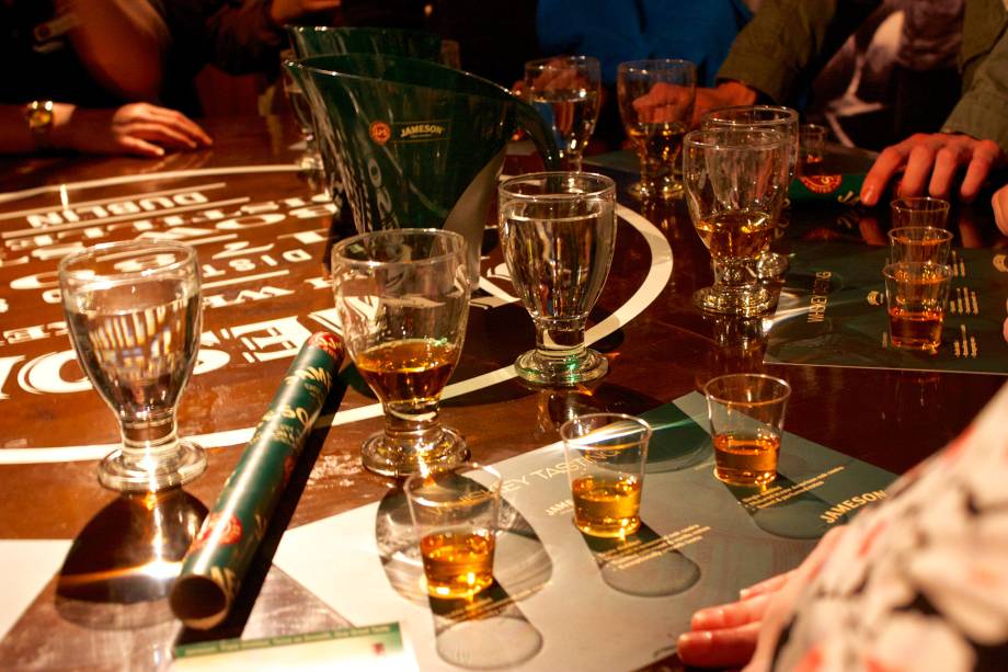 Para entender como se faz o whisky irland&ecirc;s a dica &eacute; a  Old Jameson Distillery