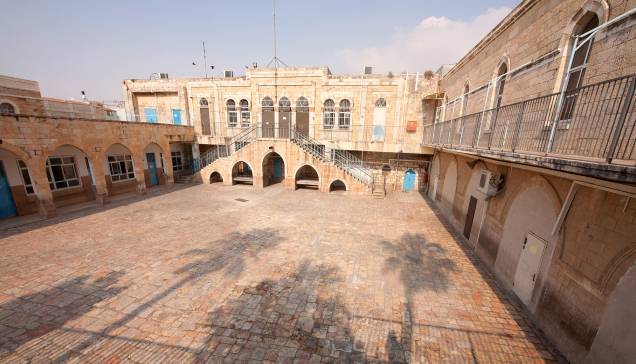 A Via Dolorosa fica na Cidade Antiga de Jerusalém A Via Dolorosa fica na Cidade Antiga de Jerusalém