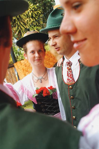 Integrantes do Grupo Cultural Folclórico Bergfreunde, de Domingos Martins, cidade de colonização alemã