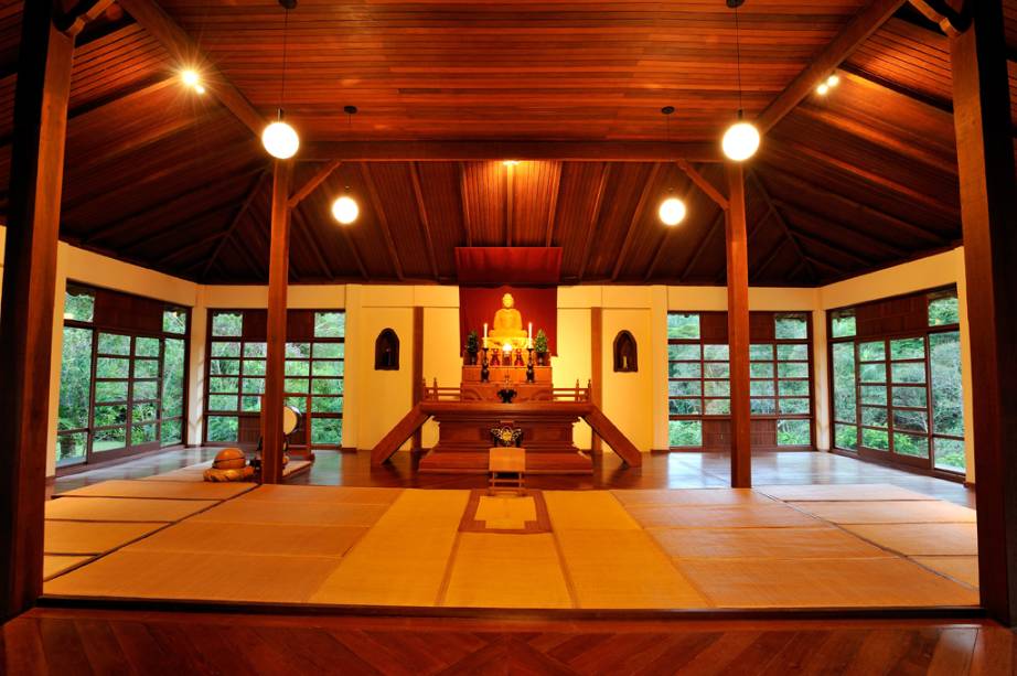 Quem preferir, pode fazer um retiro espiritual de quatro dias no local e passar pela experiência de viver como um monge Quem preferir, pode fazer um retiro espiritual de quatro dias no local e passar pela experiência de viver como um monge