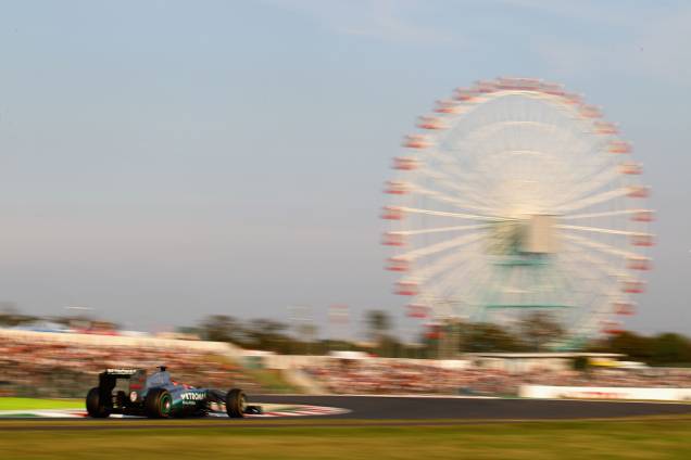 No circuito de Suzuka, no <a href="https://viajeaqui.abril.com.br/paises/japao" rel="Japão" target="_blank">Japão</a>, aconteceu o que muitos brasileiros consideram a maior injustiça da história da Fórmula 1. Na corrida de 1988, o frânces Alain Prost precisava que o brasileiro Ayrton Senna não pontuasse para que, com uma corrida de antecedência, fosse campão mundial da categoria. Prost liderava a prova, com Senna em segundo, até que, em uma tentativa de ultrapassagem, os dois se tocaram, mas Senna, com ajuda dos fiscais, voltou à prova e venceu. Após a prova, Jean-Marie Balestre, então presidente da FIA, alegou que Senna cortou caminho no local do acidente, desclassificando o brasileiro da prova e coroando o título do seu compatriota francês No circuito de Suzuka, no <a href="https://viajeaqui.abril.com.br/paises/japao" rel="Japão" target="_blank">Japão</a>, aconteceu o que muitos brasileiros consideram a maior injustiça da história da Fórmula 1. Na corrida de 1988, o frânces Alain Prost precisava que o brasileiro Ayrton Senna não pontuasse para que, com uma corrida de antecedência, fosse campão mundial da categoria. Prost liderava a prova, com Senna em segundo, até que, em uma tentativa de ultrapassagem, os dois se tocaram, mas Senna, com ajuda dos fiscais, voltou à prova e venceu. Após a prova, Jean-Marie Balestre, então presidente da FIA, alegou que Senna cortou caminho no local do acidente, desclassificando o brasileiro da prova e coroando o título do seu compatriota francês