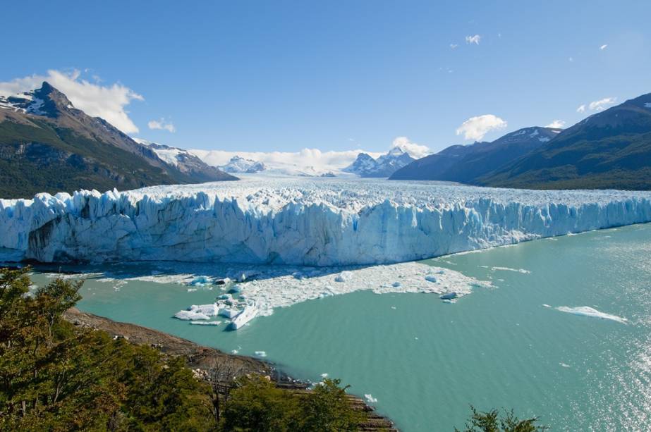 A Geleira Perito Moreno estende-se ao sul da Patagônia, na região de El Calafate. O glaciar é considerado uma das reservas de água doce mais importantes do mundo A Geleira Perito Moreno estende-se ao sul da Patagônia, na região de El Calafate. O glaciar é considerado uma das reservas de água doce mais importantes do mundo