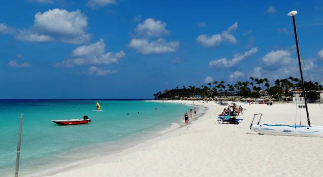 Divi Beach, em <strong><a href="https://viajeaqui.abril.com.br/cidades/aruba-oranjestad" rel="Aruba" target="_blank">Aruba</a></strong> Divi Beach, em <strong><a href="https://viajeaqui.abril.com.br/cidades/aruba-oranjestad" rel="Aruba" target="_blank">Aruba</a></strong>