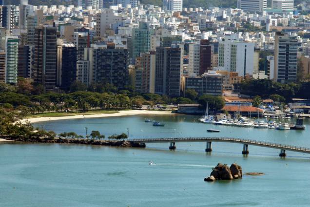 Repleta de lojas, galerias, cafés, bares e restaurantes, o entorno da Praia do Canto é uma área moderna da cidade Repleta de lojas, galerias, cafés, bares e restaurantes, o entorno da Praia do Canto é uma área moderna da cidade