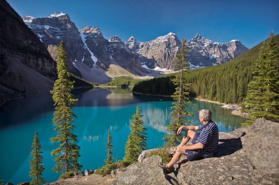 <strong>Lago Moraine</strong>        Uma trilha de acesso fácil que tem apenas 1,5km e nenhuma elevação levam às margens do estonteante Lago Moraine, que também tem cor turquesa por ser alimentado por água de degelo. No caminho, preste atenção no imponente Monte Fay e no Glacier Fay